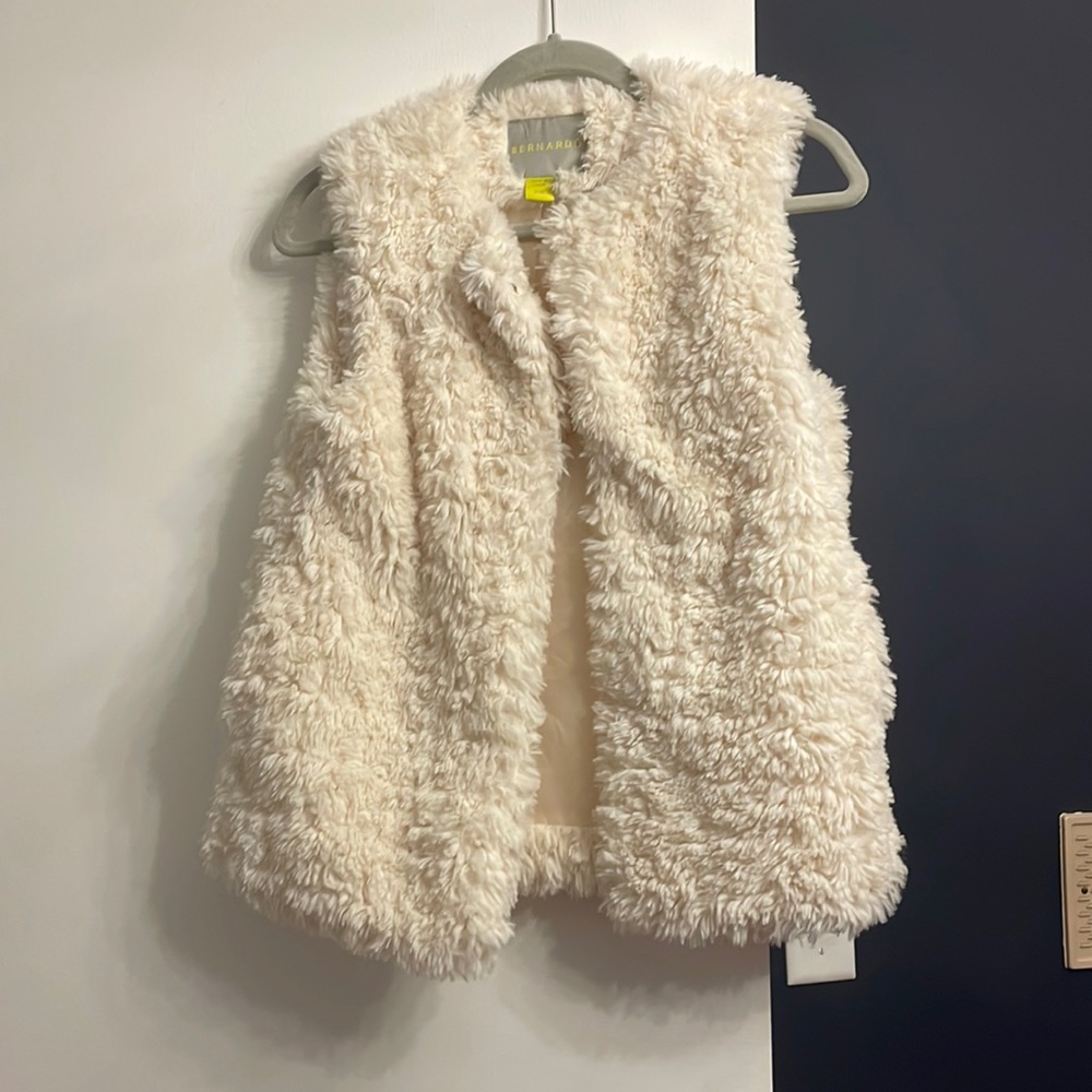 Bernardo Vest